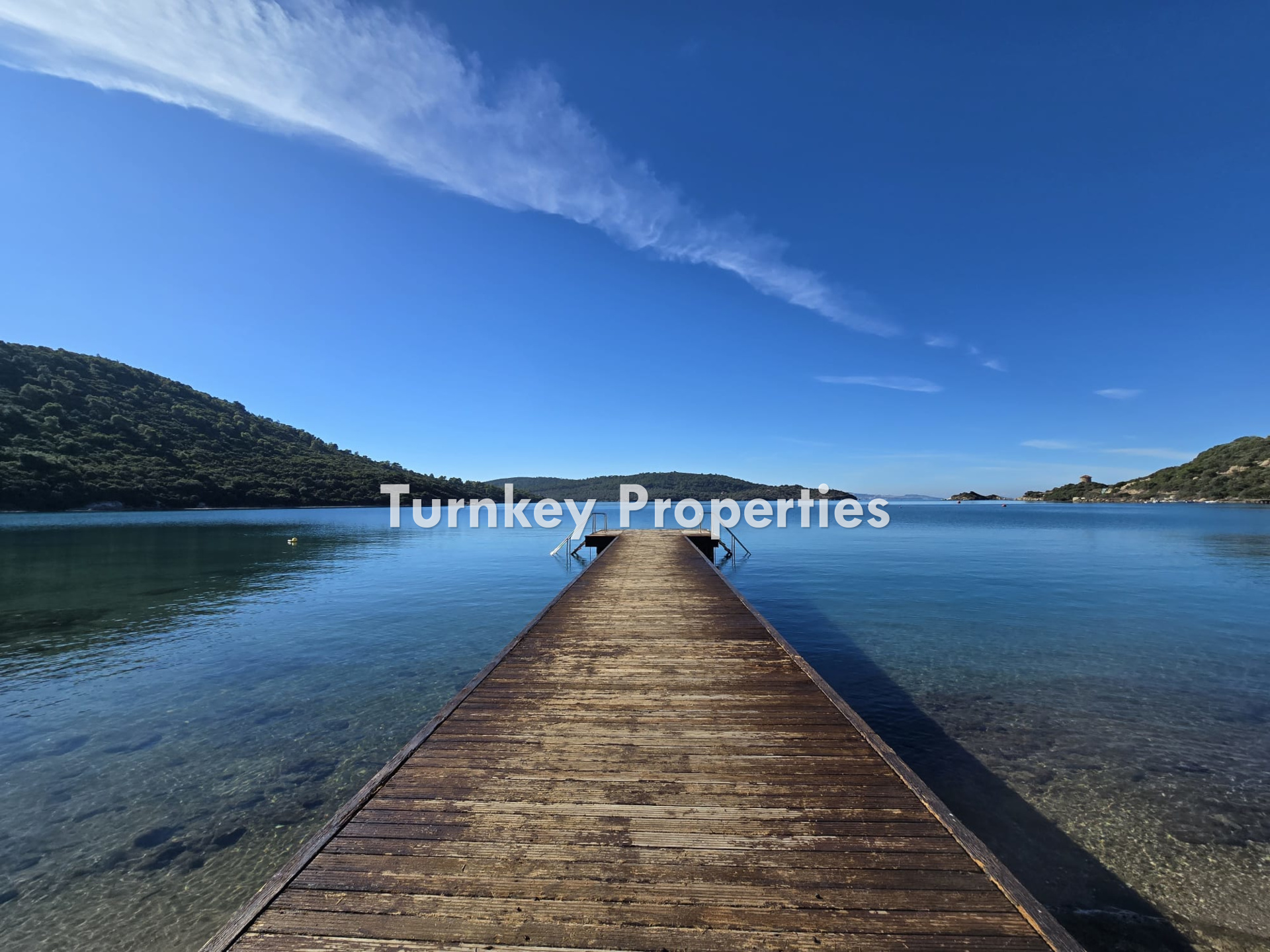 Adabükü Doktorlar Sitesinde Denize Yakın Satılık İkiz Villa Bahçe